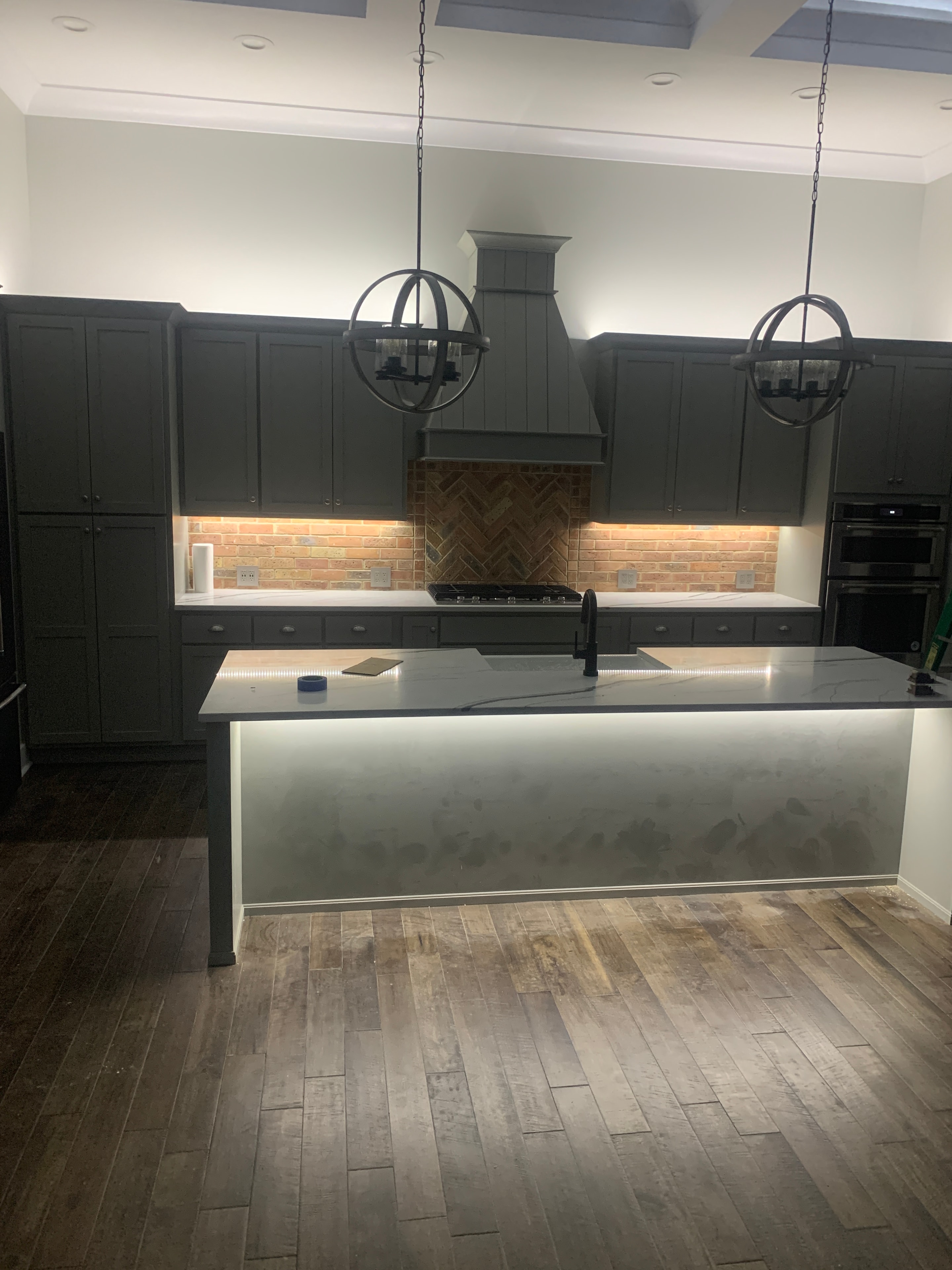 Kitchen pendant and under-cabinet lighting