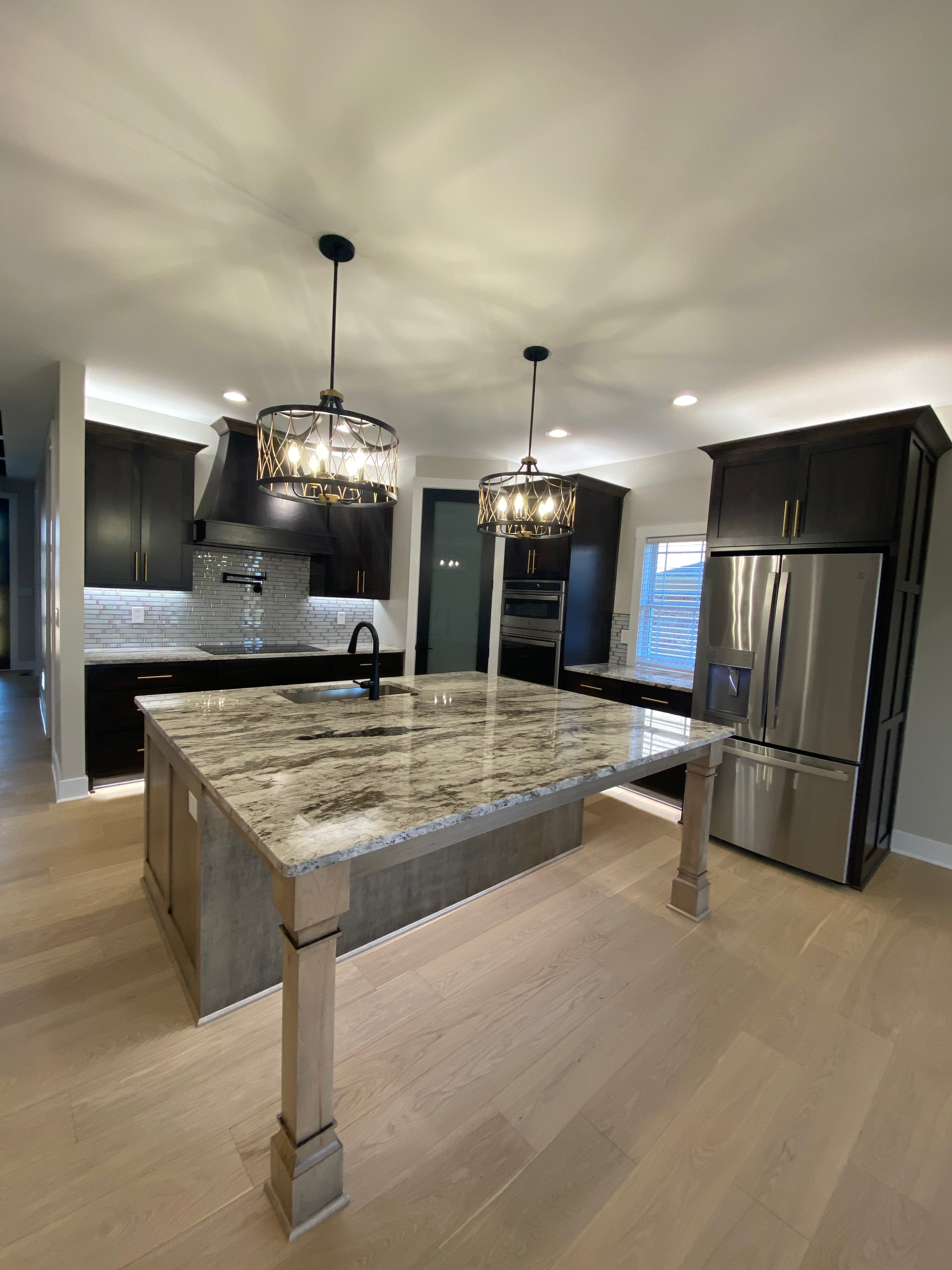 Kitchen recessed and pendant lighting